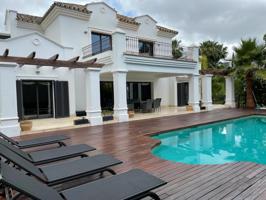 Villa en Alquiler en Milla De Oro - Puente Romano photo 0