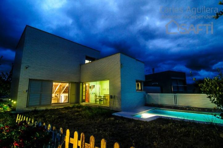 Espectacular Chalet. con jardín y piscina totalmente equipada photo 0