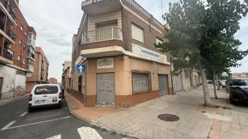 Casa de pueblo y bajo comercial photo 0