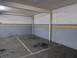 PLAZA DE PARKING COCHE MEDIANO PUERTA AUTOMATICA photo 0