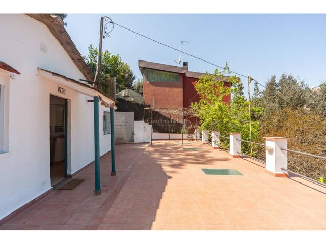Chalet con gran potencial en Les Planes, Barcelona photo 0