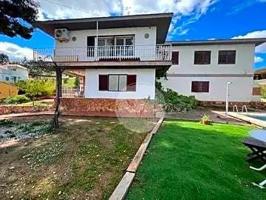 Casa - Chalet en venta en Chiva de 248 m2 photo 0