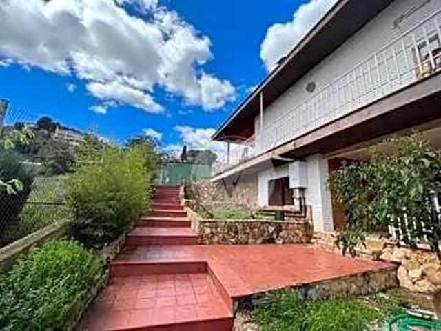 Casa - Chalet en venta en Chiva de 248 m2 photo 0