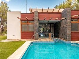Casa - Chalet en venta en Chiva de 387 m2 photo 0