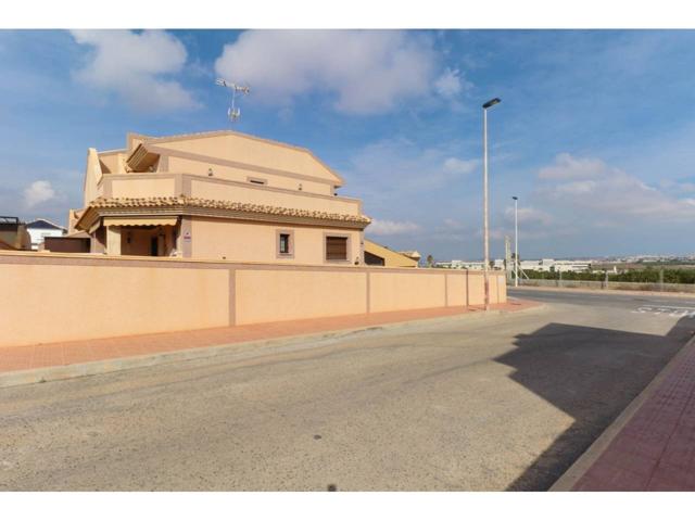 ESPECTACULAR CHALET SEMI-ADOSADO EN LOS BALCONES .TORREVIEJA. photo 0