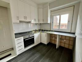 Venta de piso en Noia photo 0