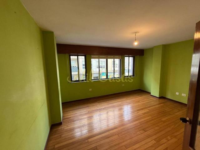 Piso en venta en Noia photo 0
