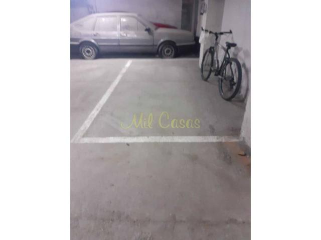 Garaje en alquiler en Noia photo 0