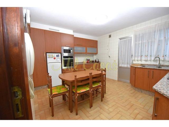 Piso en venta en Noia photo 0