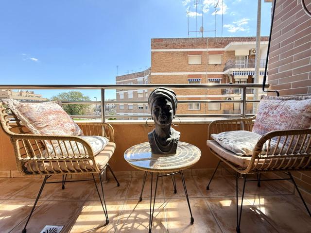 Exclusivo piso de 2 dormitorios con terraza, patio privado y piscina comunitaria. photo 0
