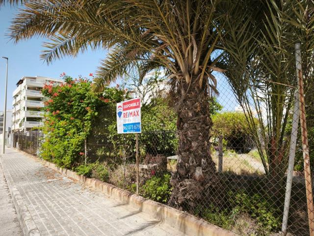 ¡VIVE O INVIERTE A 200 METROS DEL MAR! photo 0