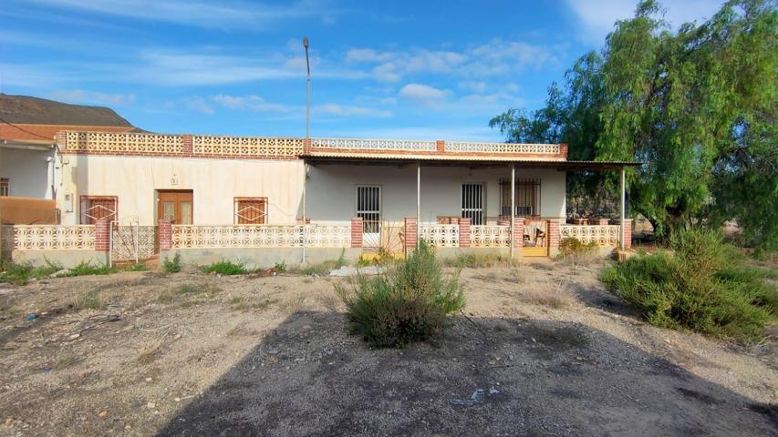 Casa antigua para reformar, garaje y deposito de agua... y parcela de 5674 m2 ..tu sueño photo 0