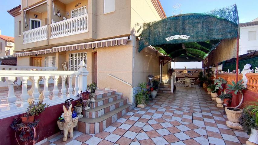 Vive el Mediterráneo: Amplia Vivienda en Calabardina con Jardín y Parcela Privada photo 0