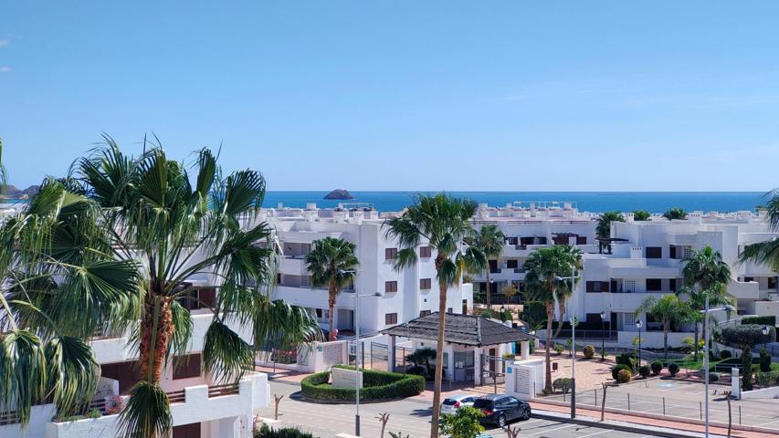 Bonito ático listo para entrar a vivir con solarium y vistas al mar photo 0