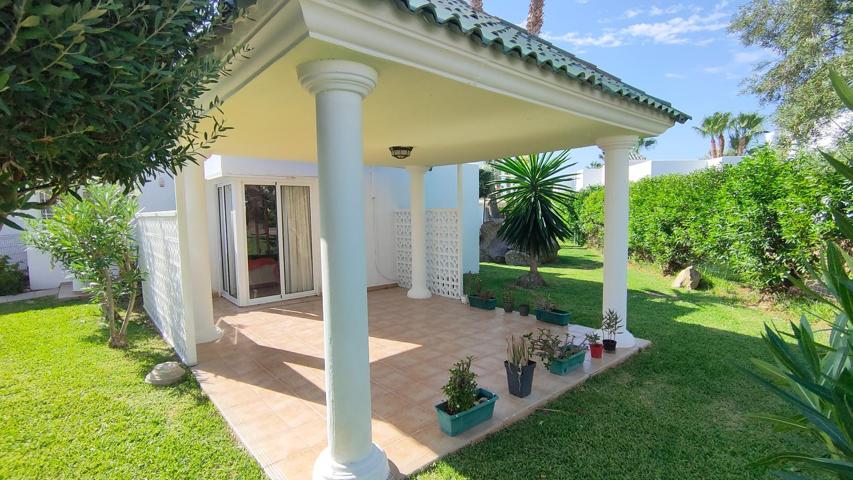 Bonito bungalow amplio de 2 dormitorios, porche y solarium photo 0