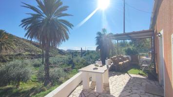 Casa muy amplia, insonorizada y con más de 150.000m2 de parcelas photo 0