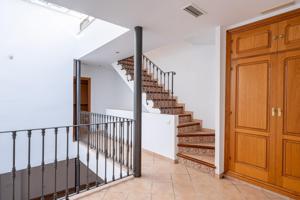 Vivienda con encanto moderno y terraza privada en Gelves photo 0