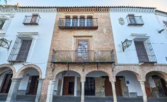 Edificio histórico con potencial singular frente a Plaza Grande, Zafra photo 0