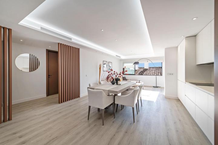 Exclusivo apartamento reformado en Puerto Banús photo 0