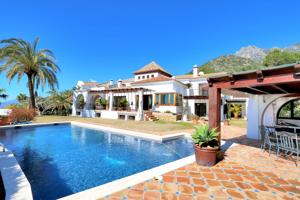 Villa En venta en Marbella photo 0