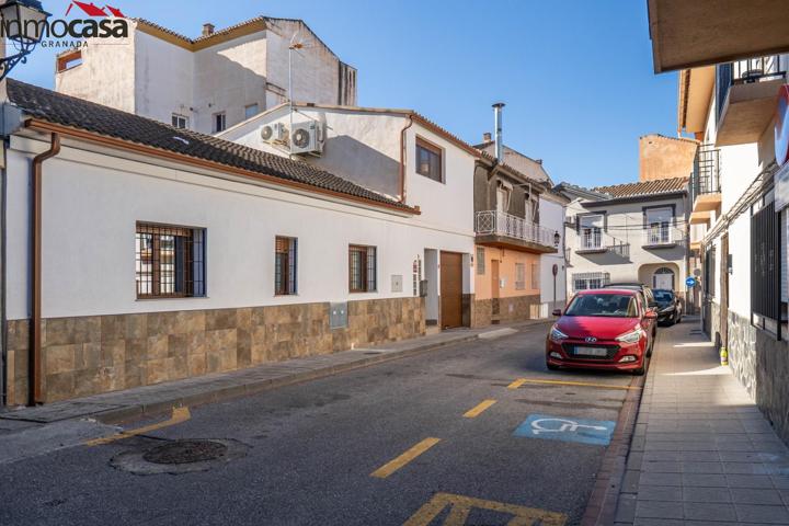 ¡Exclusivo adosado en La Zubia con apartamento independiente! 🏡☀️ photo 0