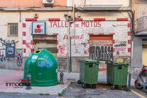 Amplio local en venta en calle Cristo de la Yedra photo 0