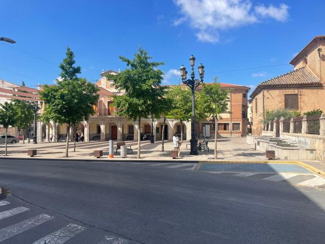 ¡Oportunidad única en el centro de Albolote! photo 0