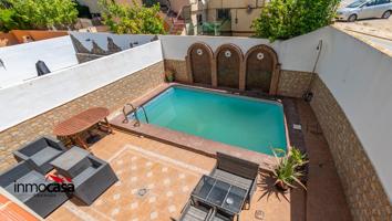 PAREADA CON PISCINA EN AMBROZ photo 0