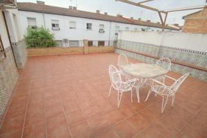 795 euros CASA  JUNTO MERCADONA,  con garaje CERCA METRO,  TODOS LOS SERVICIOS photo 0
