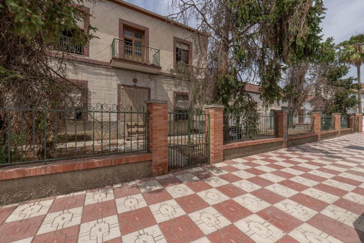 Se Vende Parcela en el centro de Cullar Vega con edificación photo 0
