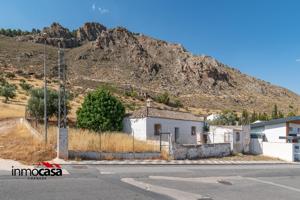 ¡Descubre esta fantástica casa en Loja, perfecta para reformar y convertir en tu hogar soñado! photo 0