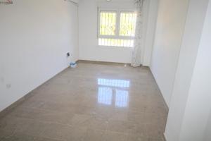 700 euros, comunidad incluida, dos dormitorios, SIN MUEBLES, COCINA AMUEBLADA A  ESTRENAR,  GARAJE. photo 0