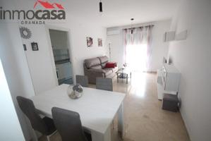 650 EUROS, APARTAMENTO de LUJO, CON GARAJE EN EL CENTRO DE ARMILLA. photo 0