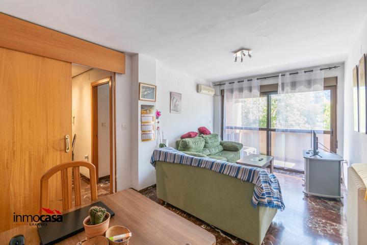 🏠 ¡Oportunidad Única en zona Beiro - Estación de Autobuses! Piso VPO de 3 Habitaciones con Balcón y Excelente Conexión a Granada Capital 🏙️ photo 0
