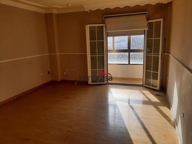 Piso en venta en Calle Pablo Iglesias, La Zubia photo 0