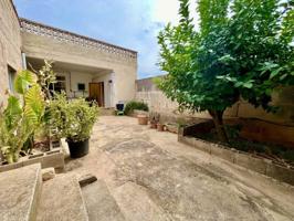 Encantadora Casa de Pueblo en Campos con Gran Potencial photo 0