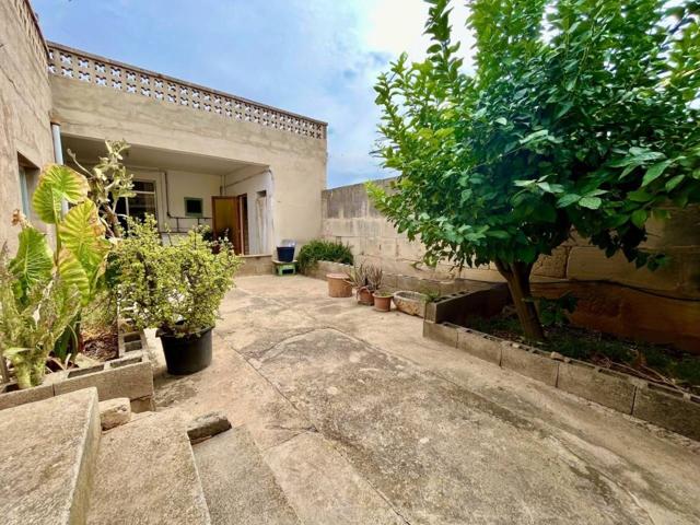 Encantadora Casa de Pueblo en Campos con Gran Potencial photo 0