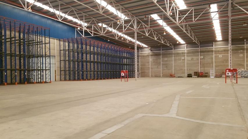 Nave Industrial En alquiler en Entrenucleos, Dos Hermanas photo 0