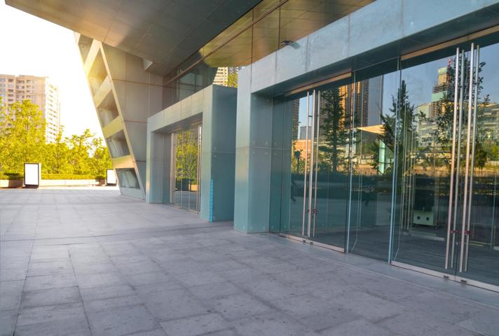 ESTUPENDA NAVE CON OFICINAS photo 0