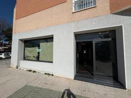 Local comercial en Sevilla Este photo 0