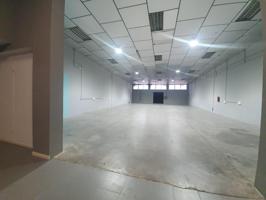 ESTUPENDA NAVE EN ALQUILER EN EL POLÍGONO STORE photo 0