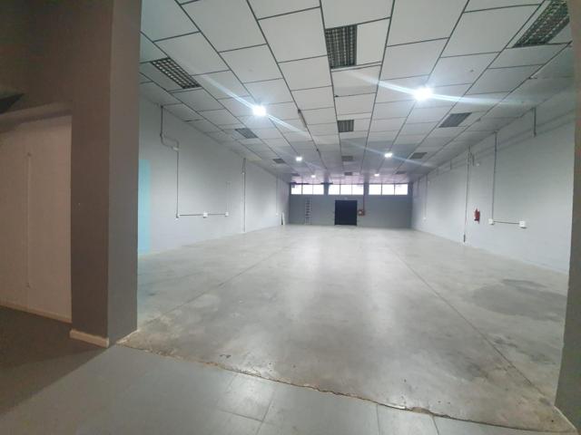 ESTUPENDA NAVE EN ALQUILER EN EL POLÍGONO STORE photo 0
