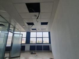 Oficina En alquiler en Avenida De Las Ciencias, Sevilla photo 0