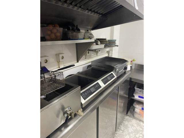 ¡OPORTUNIDAD ÚNICA EN VILANOVA I LA GELTRÚ! TRASPASO DE RESTAURANTE EXITOSO EN PLENO FUNCIONAMIENTO! photo 0