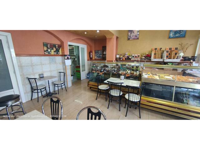 Local Comercial con Negocio Diferentes Usos posibles photo 0