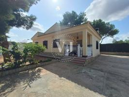 Chalet rustico en venta en Urbanizaciones Cumbres de Calicanto-Manyes-Barbeta(46901) photo 0