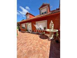 Chalet unifamiliar en venta en Sardiñeiro (San Xoan) photo 0