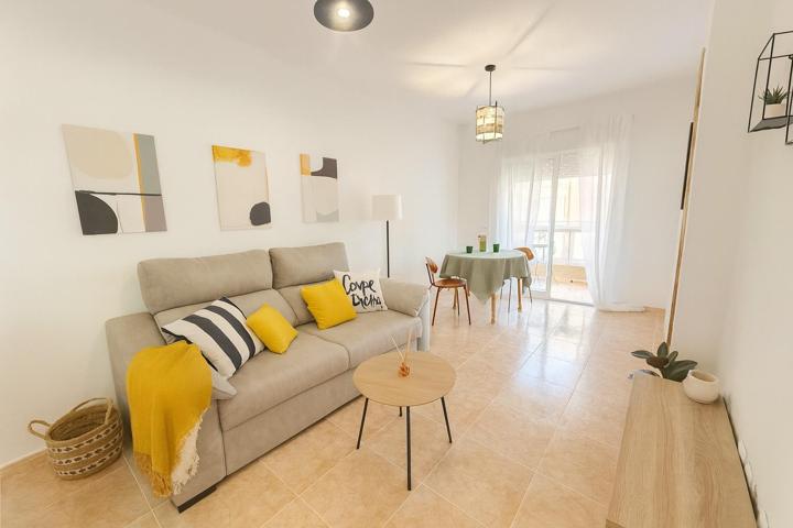 ¡Tu Oasis en Torrevieja! Luminoso Apartamento de 2 Dormitorios con Piscina junto al Parque de las Naciones photo 0