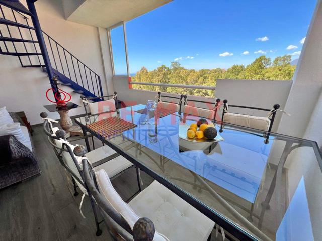 Luminoso Piso con Terraza en Exclusiva Urbanización de Estepona, Málaga photo 0