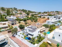 Exclusivo Chalet Independiente en La Sierrezuela, Mijas – Diseño, Tecnología y Confort en un Entorno Privilegiado photo 0